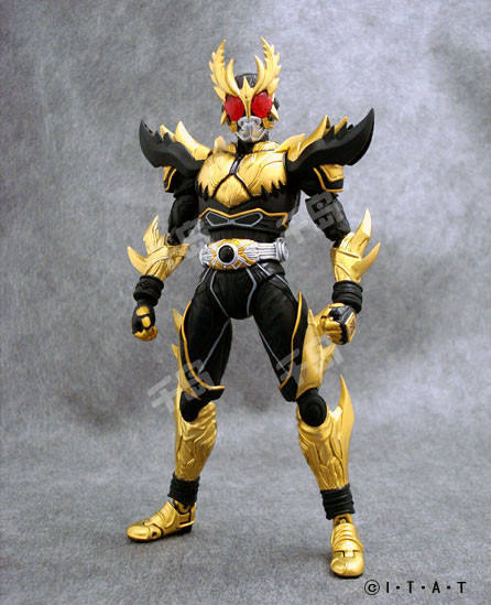 SHF 假面骑士 Kuuga Rising Ultimate Form Red Eyes ver.