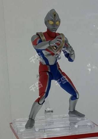 SHF 戴拿奥特曼