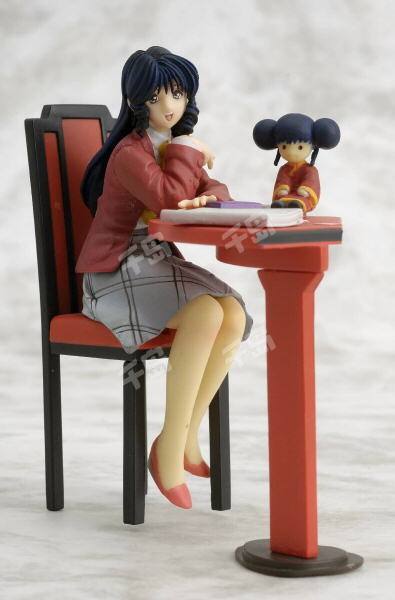 铃明美 Minmay with Desk