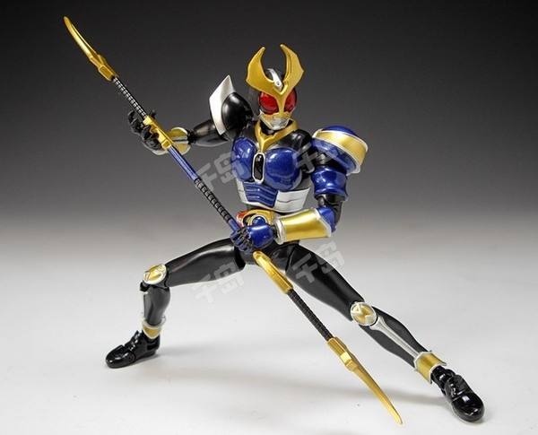 SHF 假面骑士 Agito Storm Form