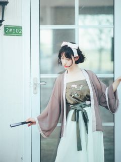 绯扇-资料图