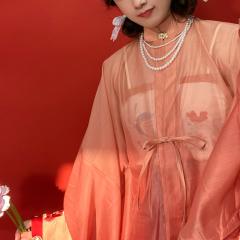 蕾丝披肩斗篷-资料图
