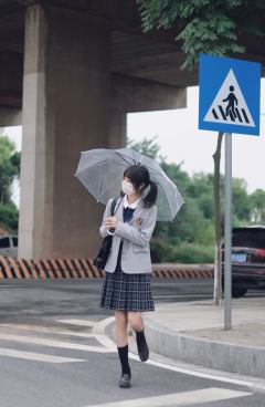 陵西高 西服-资料图