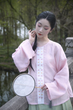 花田错·对襟衫-资料图