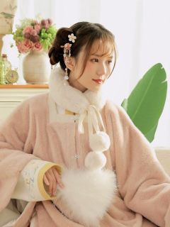 仿兔毛围脖-资料图