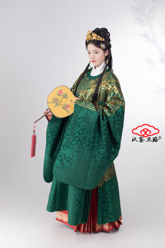 仿孔府杂宝折枝花卉纹八宝云翟珞·云肩通袖袍-资料图