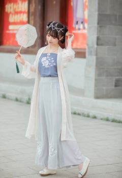 云初·褙子-资料图