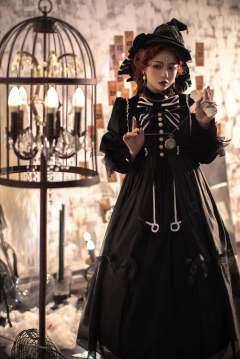白夜魔女-资料图