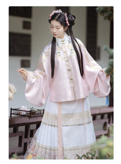 游憩香-资料图
