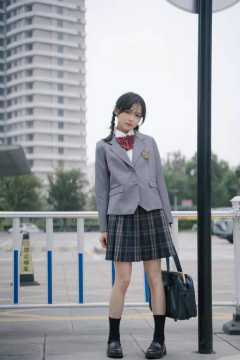 栗子蜜一粒扣 西服-资料图