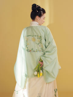 草虫望月·补服-资料图