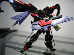 1/100 高达SEED DESTINY模型 MBF-P01-Re2 异端高达金色机 天 蜜纳 天 蜜纳-资料图