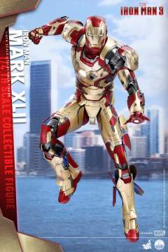 1:4比例珍藏人偶 钢铁侠MARK 42 豪华版-资料图