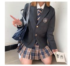 两粒扣西服-资料图