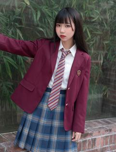 2020基础款西服-资料图