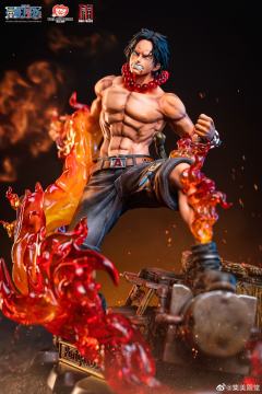 MINI STATUE 波特夹斯.D.艾斯 VS 马歇尔.D.提奇-资料图