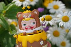 蜜蜂-站姿-资料图