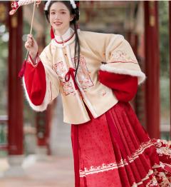 兔影花灯-资料图
